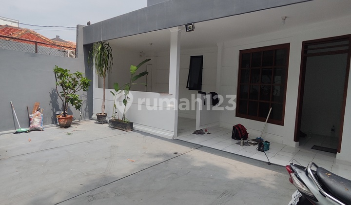 Bisa Buat Kantor- Harga Sewa 125 Juta Per Tahun.nego- 2