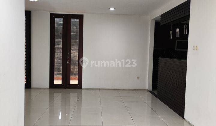 Town House-Dekat Mrt-Pool Bersama-Harga Sewa 140 Juta/Tahun- 2