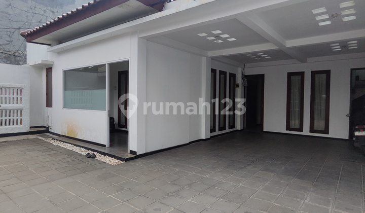 Cocok Buat Kantor- Dekat Kemang - Harga Sewa 225 Juta Per Tahun-