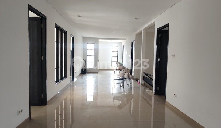 Suitable for Office- Spacious Parking- Near Toll Road- Annual Rent 220 Million