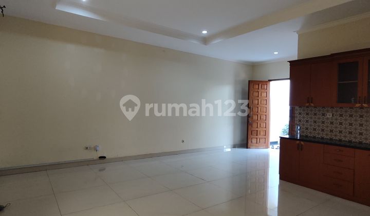 Komplek Pejaten- Bisa Buat Kantor - Harga Sewa 195 Juta Per Tahun. Nego -