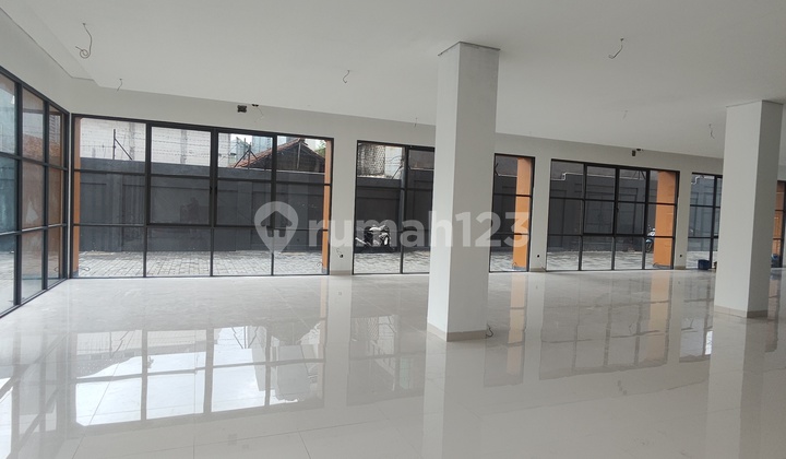 New Building - Area 1890 / 1470, Rent Price 2.2 Billion - Spacious Parking - New Building - Area 1890 / 1470, Rent Price 2.2 Billion - Spacious Parking -