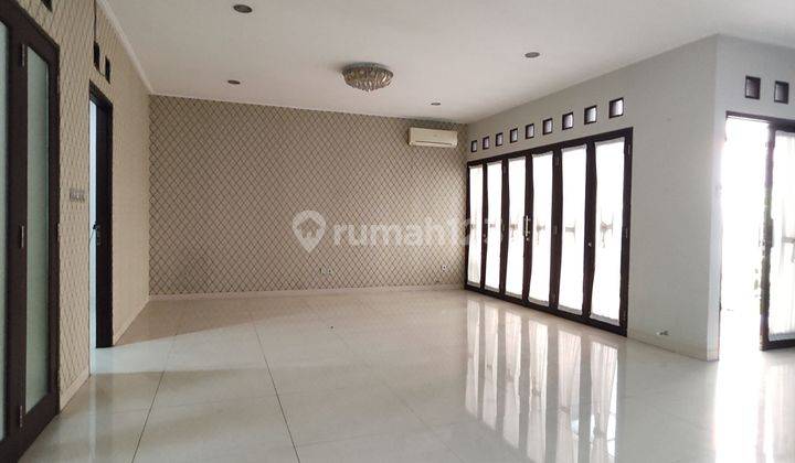 Fully Furnished-Dekat Senayan-Harga Sewa 360 Juta Per Tahun- 1