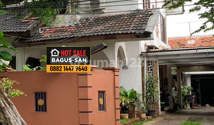 Spacious and Large House with Rental Rooms in Menteng, South Jakarta 1