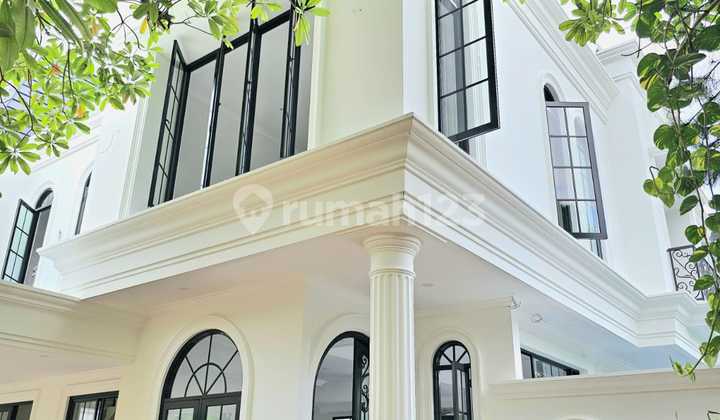 New Hook House American Classic With Swimming Pool in Front of Garden Bintaro Sector 9 2