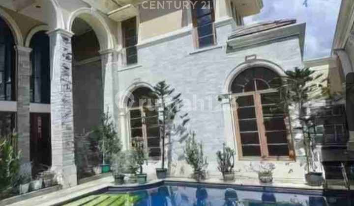 Dijual Rumah Mewah 3 LT Ada Kolam Renang di Patra Kuningan Jaksel