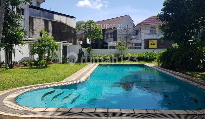 For Sale Luxury House With Swimming Pool Ready to Occupy AR8239