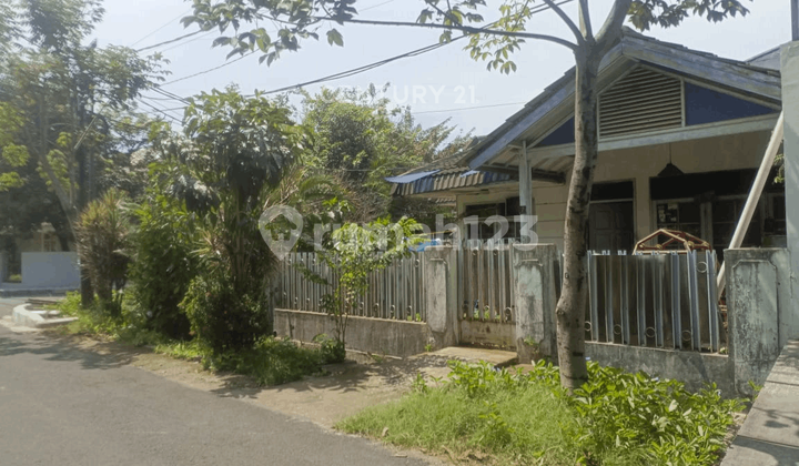 Strategic Land Calculation House in a Complex in Pesanggrahan Perma 2