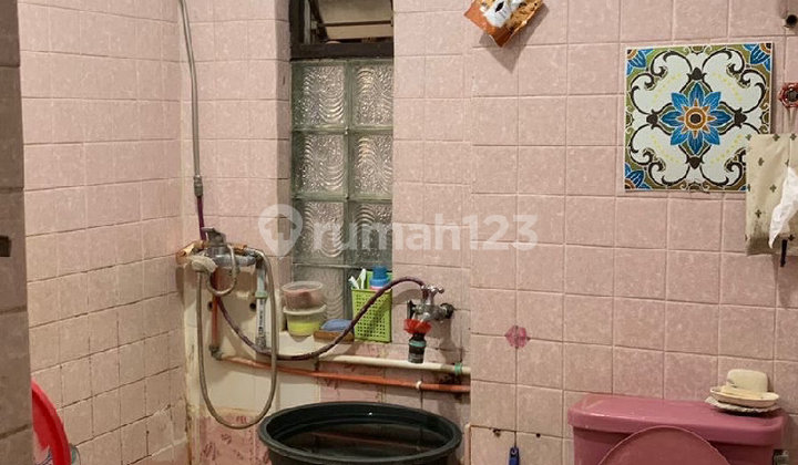 Rumah Luas dan Besar Ada Kamar Kontrakan di Menteng Jaksel