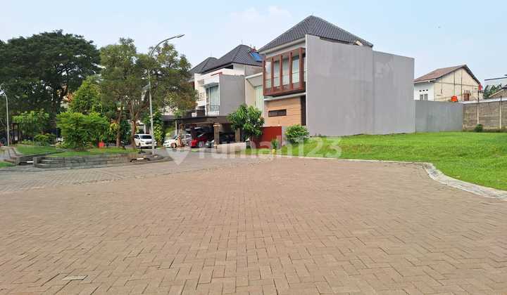 Jual Rumah Keren Taman Luas 271 M2  Di Kebayoran Bintaro Sektor 7