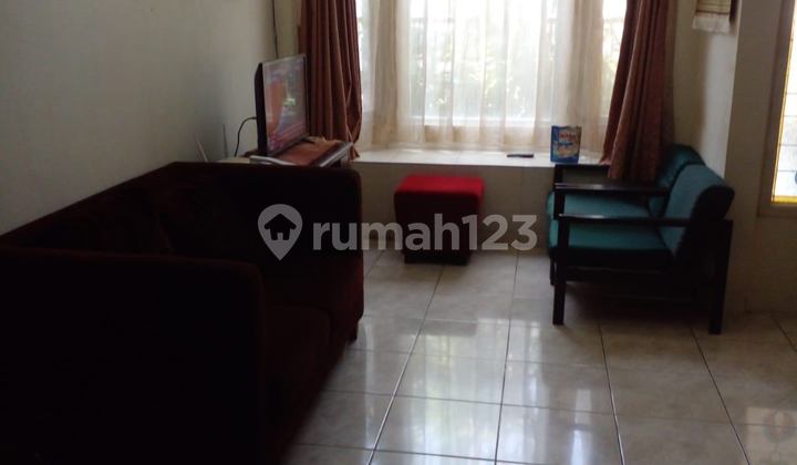 Rumah Dijual Cepat Area Strategis Depan Taman dan Dekat Stan Bintaro