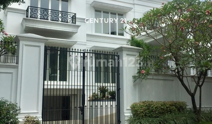 For Sale Luxury House With Swimming Pool In Pondok Indah FR11314