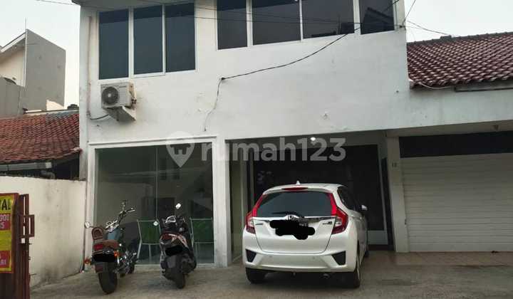 Nice 2-Storey Semi-Furnished House with SHM in Kebayoran Baru Nice 2-Storey Semi-Furnished House with SHM in Kebayoran Baru