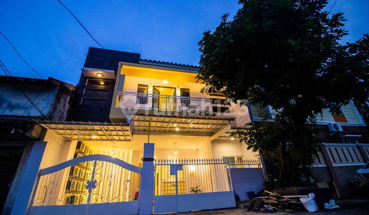 Rumah 2 Lantai Bagus Furnished SHM Area Lebak Bulus 2