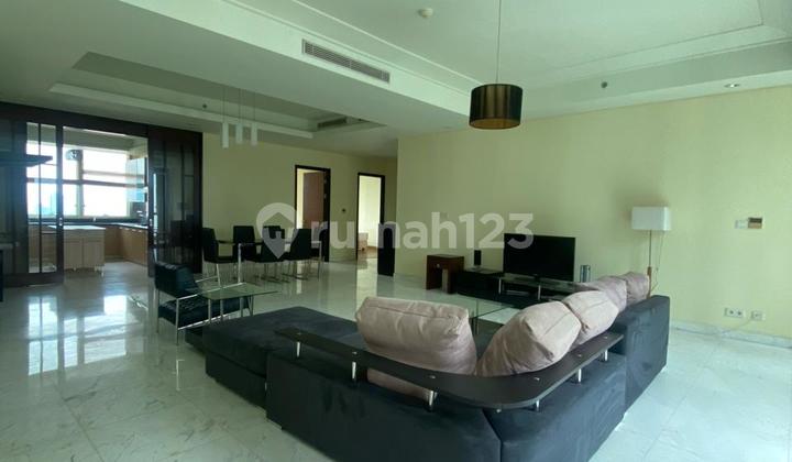 Apartement The Peak Sudirman 3 BR Furnished Bagus