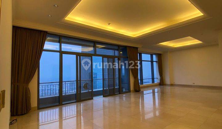 Apartement Ritz Carlton 4 BR Unfurnished Bagus 2