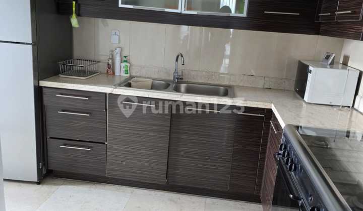 Apartment Senayan Residences 2 BR Furnished 2