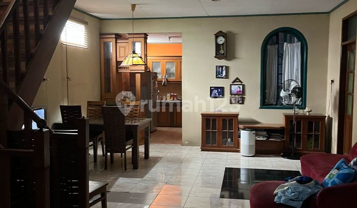 ruang keluarga rumah dijual di palem bintaro