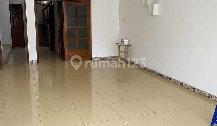 Good Semi-Furnished House in Puri Beta Ciledug Near Busway Stop Flood-Free 2