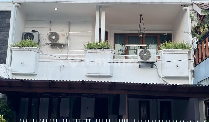 Rumah dijual Pondok Indah Jakarta Selatan 3 Lantai Siap Huni