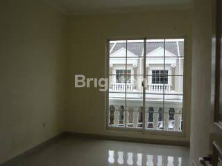 Rumah Greenlake City West Europe 2 BR 2