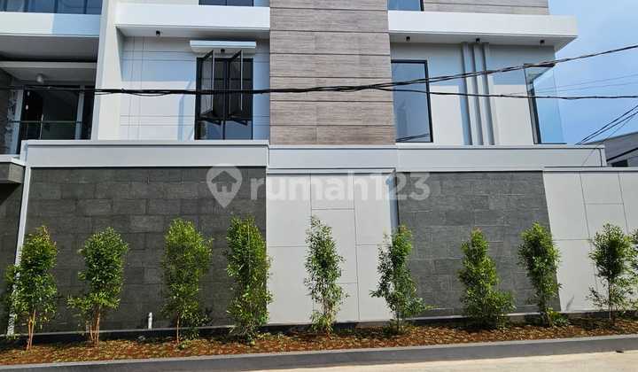 Rumah Baru 3 Lantai 6x17 SHM di Sunter Agung, Jakarta Utara