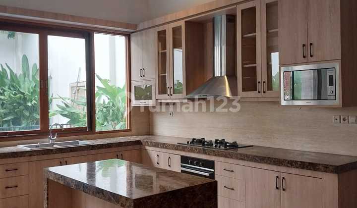 Rumah Nyaman di Kompleks Rumah Nyaman di Kompleks