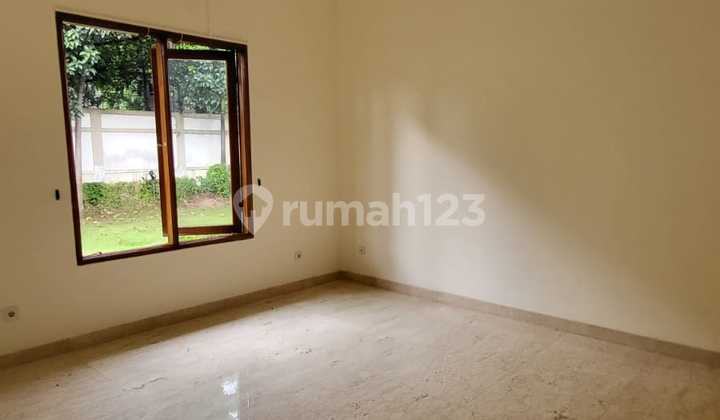 Spacious garden , in the Compound , kemang, Jakarta Selatan 2