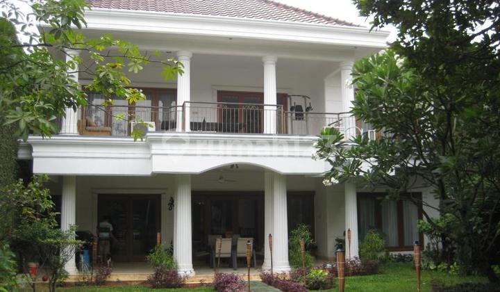 Spacious Backyard,Quiet Area. Kemang Jakarta Selatan