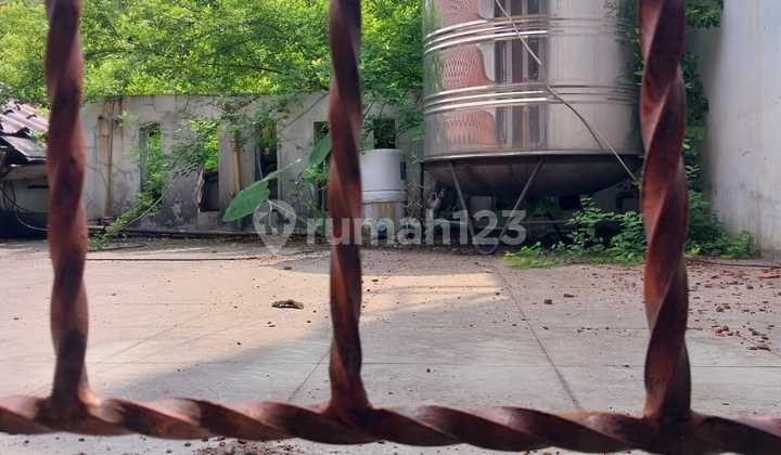 Close to Jalan Veteran, South Jakarta 2