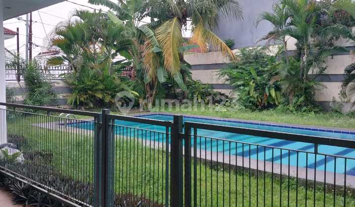 Quiet area, One Floor , Kemang, Jakarta Selatan Quiet area, One Floor , Kemang, Jakarta Selatan