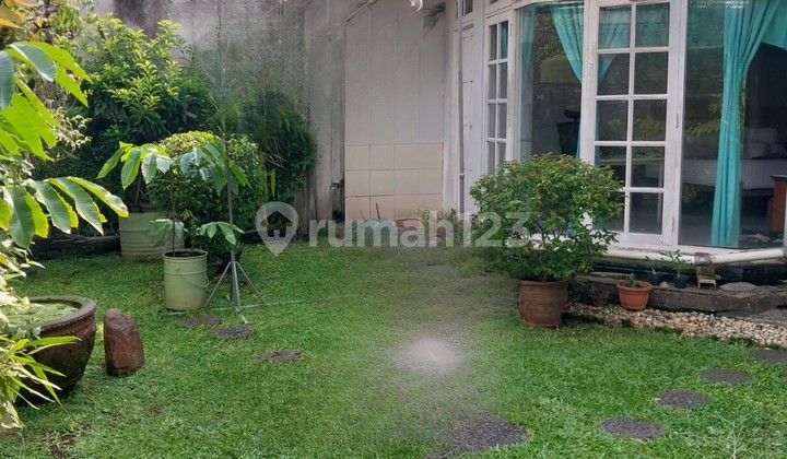 Area Tenang,Kemang ,Jakarta Selatan. Boleh dijadikan Kantor 2