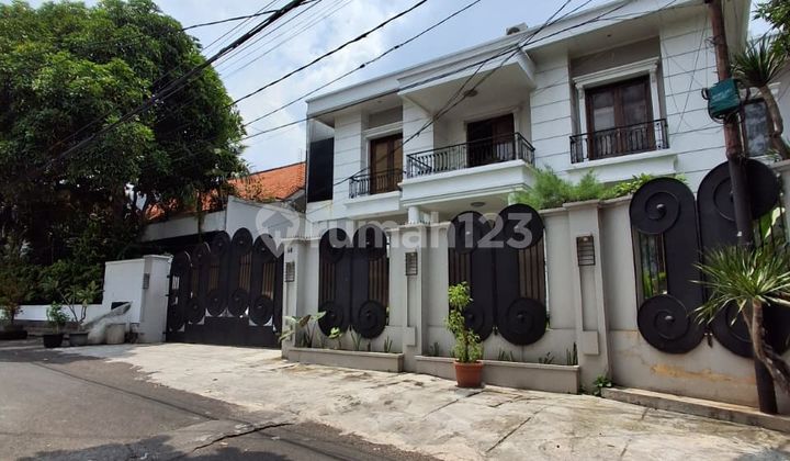 For sale Luxury House ready to occupy in Radio Dalam area South Jakarta For sale Luxury House ready to occupy in Radio Dalam area South Jakarta
