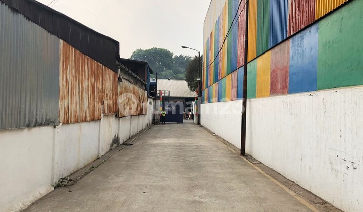 Commercial Warehouse on Jl. Raya Bekasi - Suitable for Warehouses, Offices, Trade Located in a Prime Location! Commercial Warehouse on Jl. Raya Bekasi - Suitable for Warehouses, Offices, Trade Located in a Prime Location!