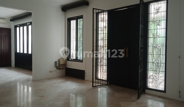 rumah klasik di daerah senopati 2