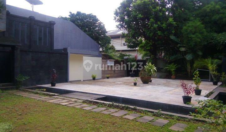 Luxurious, Modern and Quite House for Expatriat and Ambassador in Senayan Area "The Price Can Be Negotiable" 2