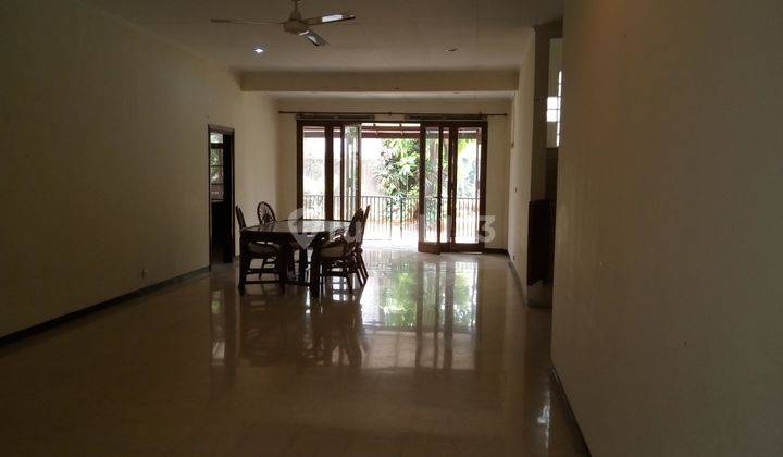 Nice Townhouse in Kemang 1