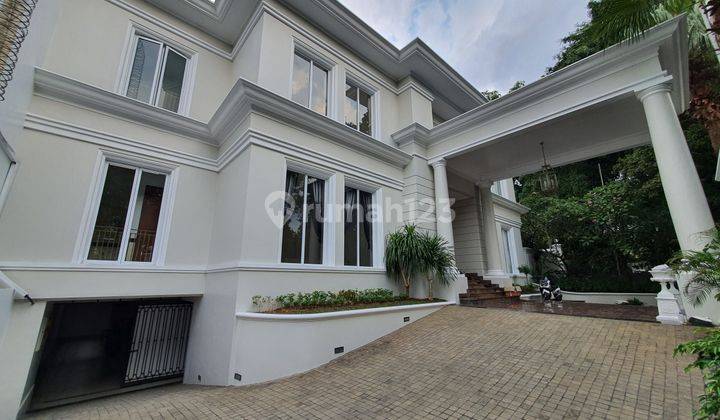 Bright and Luxurious House in Senopati 1