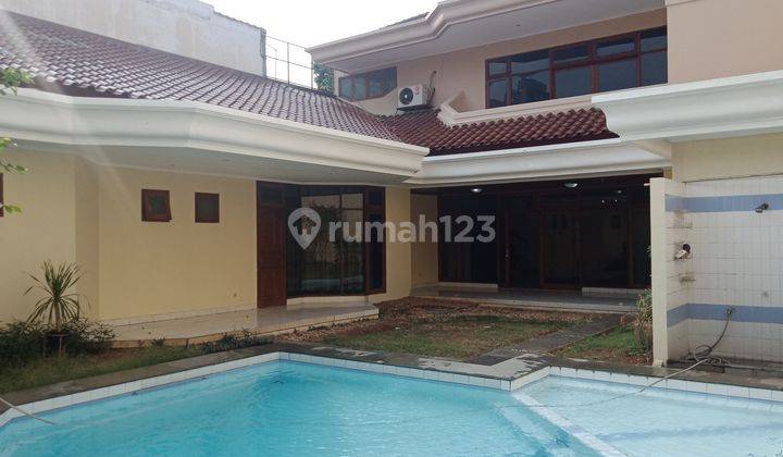 Classic house in Menteng area  &#34;The price can be negotiable&#34; 1