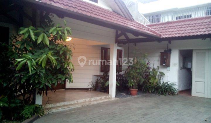 Homey And Lovely House In Pejaten 1