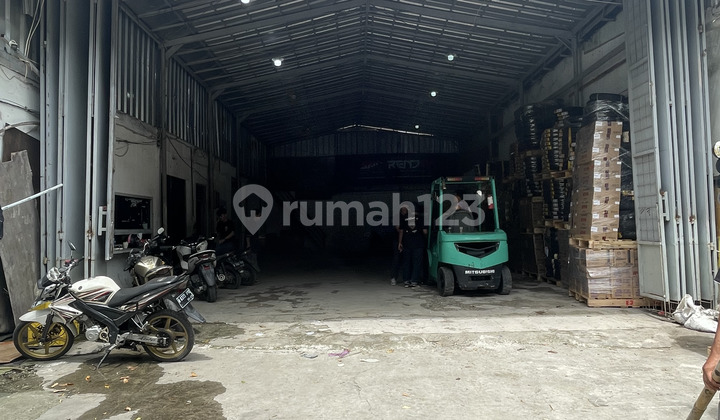 Dijual Gudang + Kantor