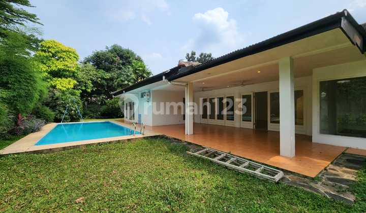 Rumah Nyaman di Kawasan Kemang