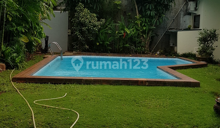 Nice and Cozy house in Menteng