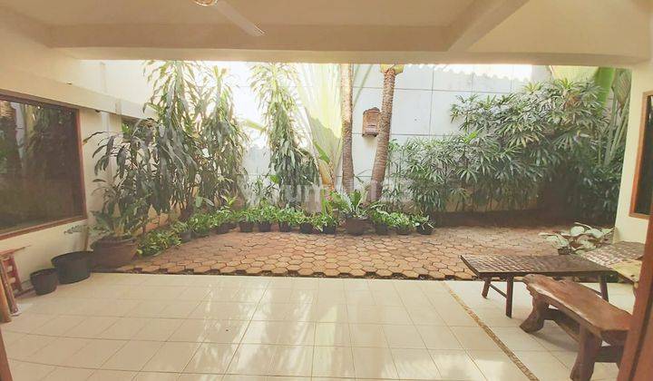 Comfortable And Beautiful House With Bali Style in Simprug Area 2