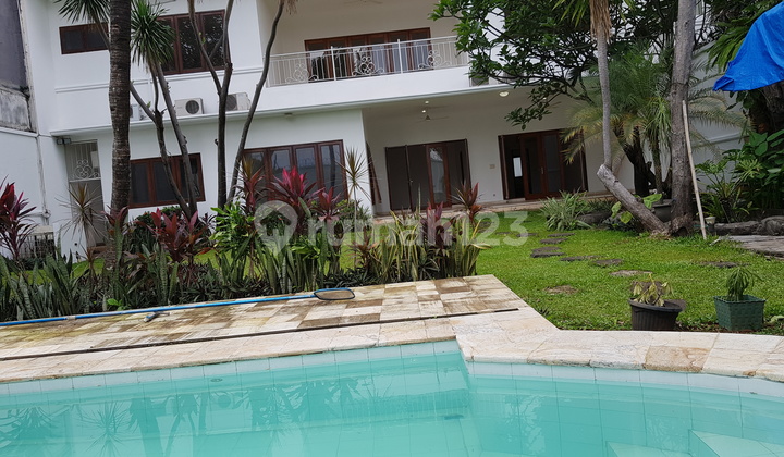 Bright, Modern and stylish house in Kemang Bright, Modern and stylish house in Kemang