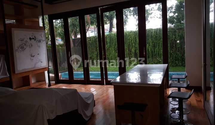 Great Townhouse with artistic ambiance in Kemang 2
