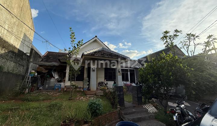 For Sale: House in Taman Bougenville Estate Complex, Pondok Gede