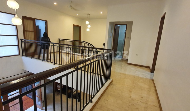 Nice House in a Quiet Area of SENOPATI 2