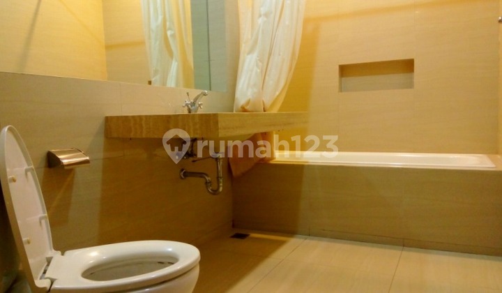 Comfortable And Beautiful House In Area Menteng For Expatriat And Others "The Price Can Be Negotiable" 2