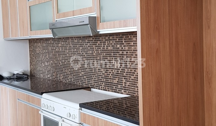 Classic and Bright House in Kemang 2